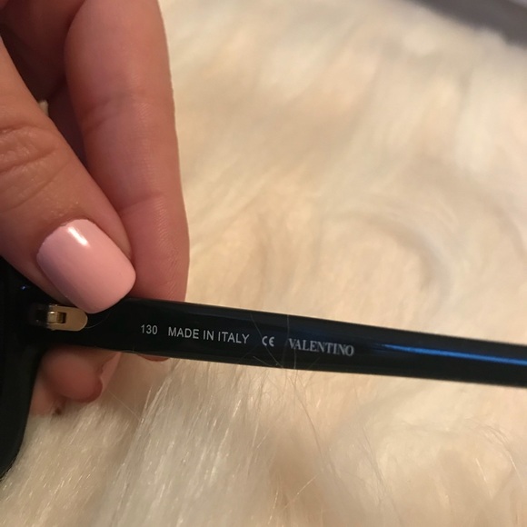 Valentino scalloped square frame sunglasses - Picture 4 of 5